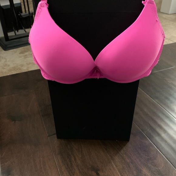 *SOLD*. Hot Pink Double Padded Push up Bra 36B - Picture 3 of 6